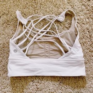 New never worn sports bra